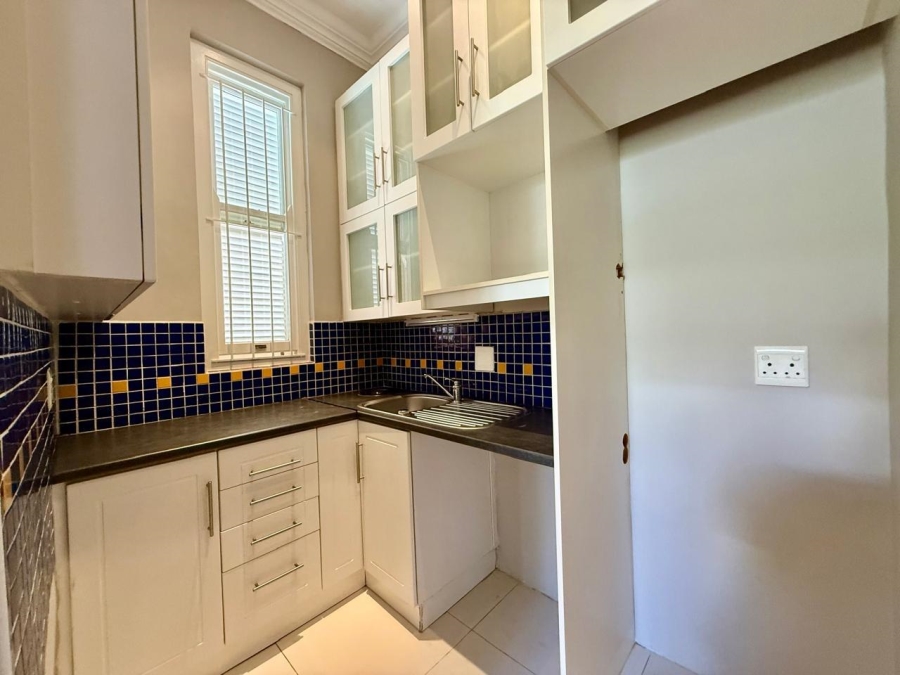 To Let 2 Bedroom Property for Rent in Green Point Western Cape